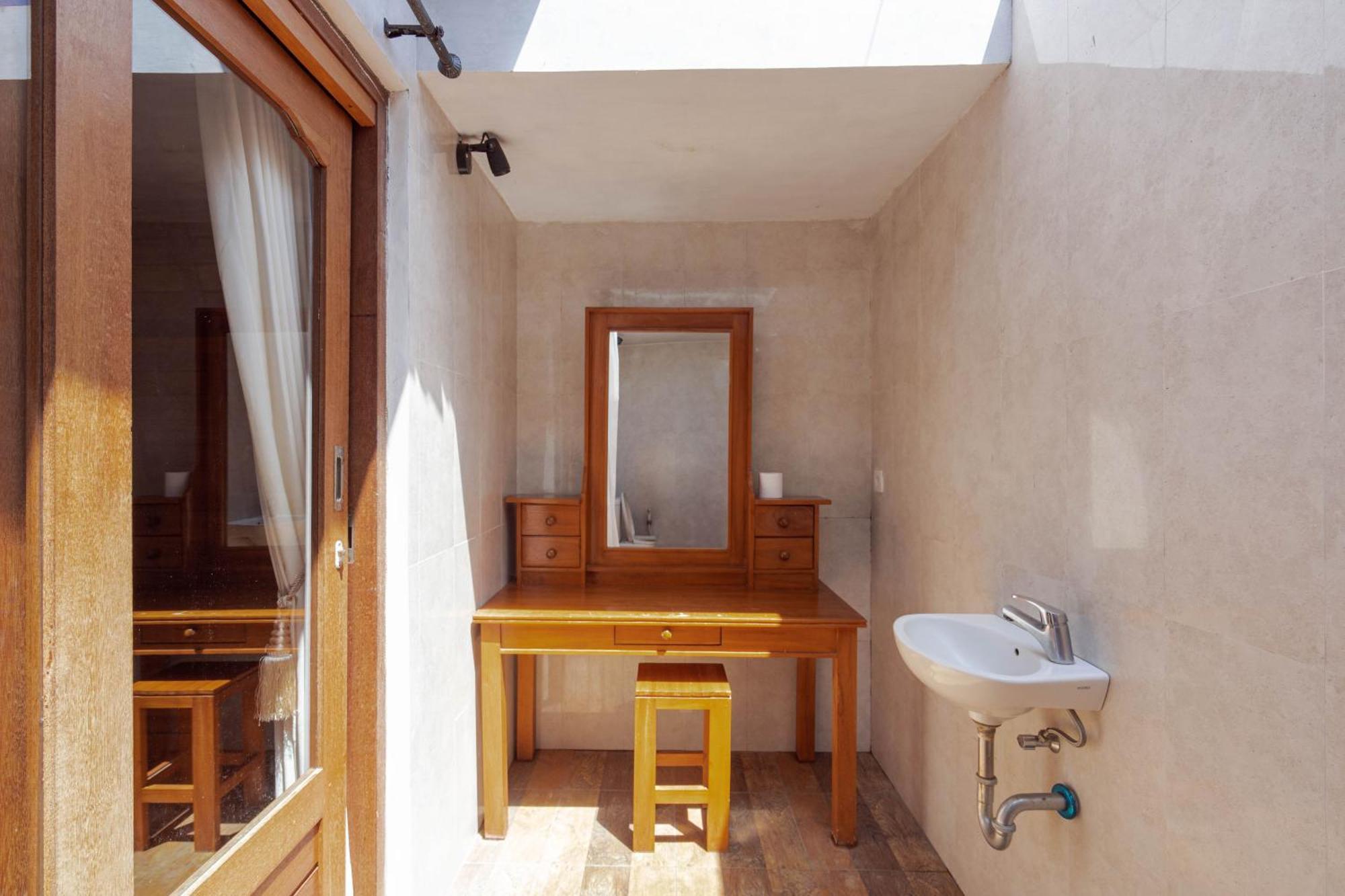 Brisk Homestay Uluwatu Redpartner Esterno foto