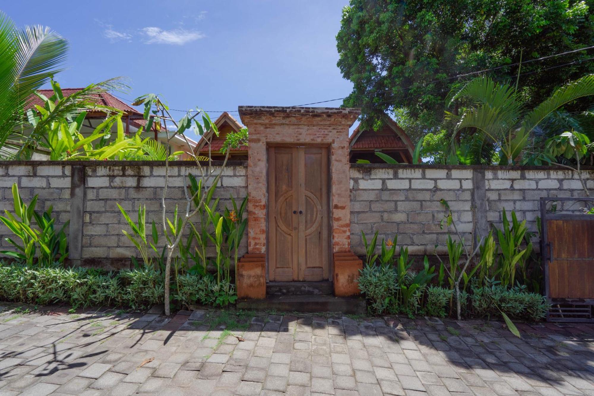 Brisk Homestay Uluwatu Redpartner Esterno foto